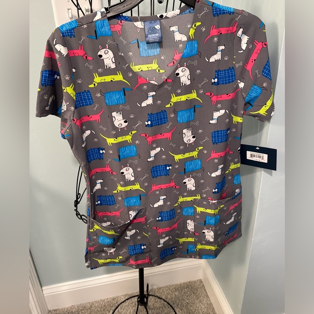 Zoe + Chloe Extra Small Bright Bark Dog Vet Gray Blue Scrub Top Women Ladies XS